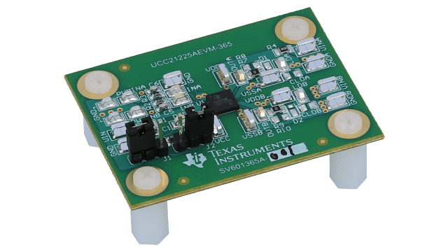 UCC21225AEVM-365 UCC21225A 4A 和 6A、5.7kVRMS 隔离式双通道栅极驱动器评估模块 angled board image