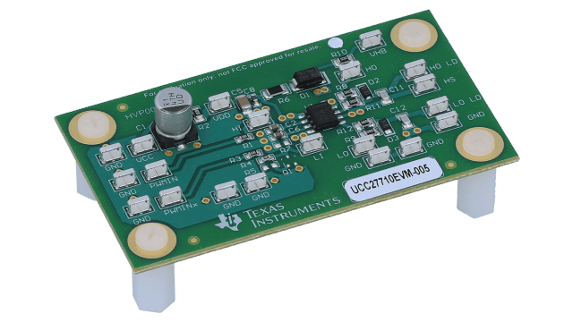 UCC27710EVM-005 UCC27710 620V、0.5A、1.0A 高侧低侧栅极驱动器评估模块 angled board image