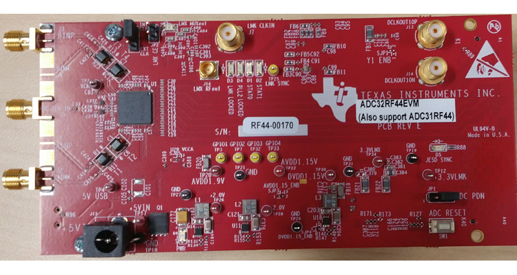 ADC32RF44EVM ADC32RF44 双通道 14 位 2.6GSPS 射频采样 ADC 评估模块 top board image