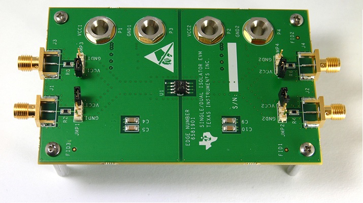 ISO7310C-EVM ISO7310C-EVM：单通道数字隔离器评估模块 top board image