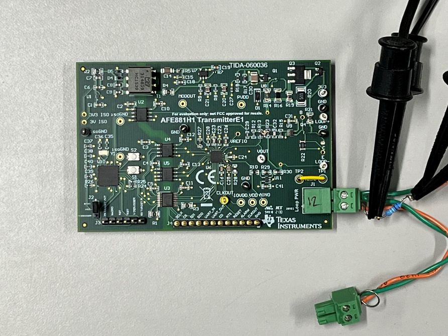  测试电阻器周围带有调制解调器夹式引线的变送器电路