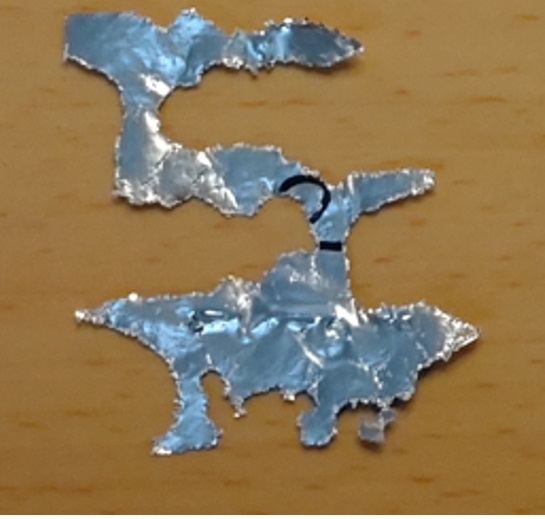  使用去离子水进行超声波清洁后的铝箔