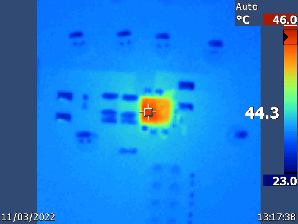 TPSM365R3 TPSM365R6 热像图，VIN = 24V，VOUT = 5V，FSW = 1MHz，IOUT = 0.6A（标准 EVM 和 BOM）